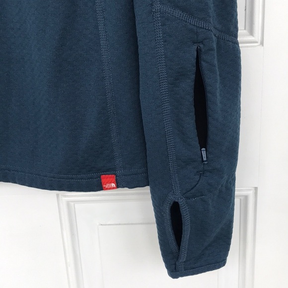 The North Face Half-zip Performance Top - Picture 3 of 8
